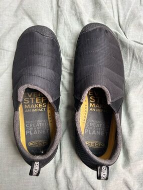 KEEN Men's Black Quilted Slip-On Casual Loafers